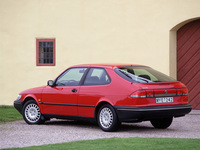 Saab 900