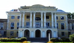 Замок-дворец Грохольских