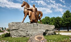 Памятник "Казак"