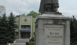 Памятник Богдану Хмельницкому