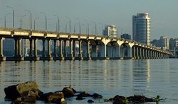 Центральный мост