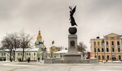 Площадь Конституции