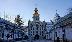 Троїцька надбрамна церква